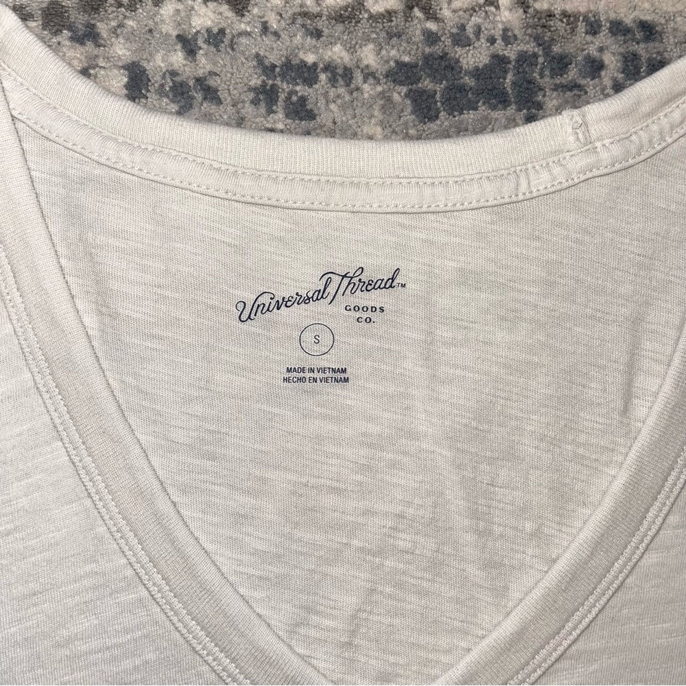 lightly worn tee - Picture 2 of 2
